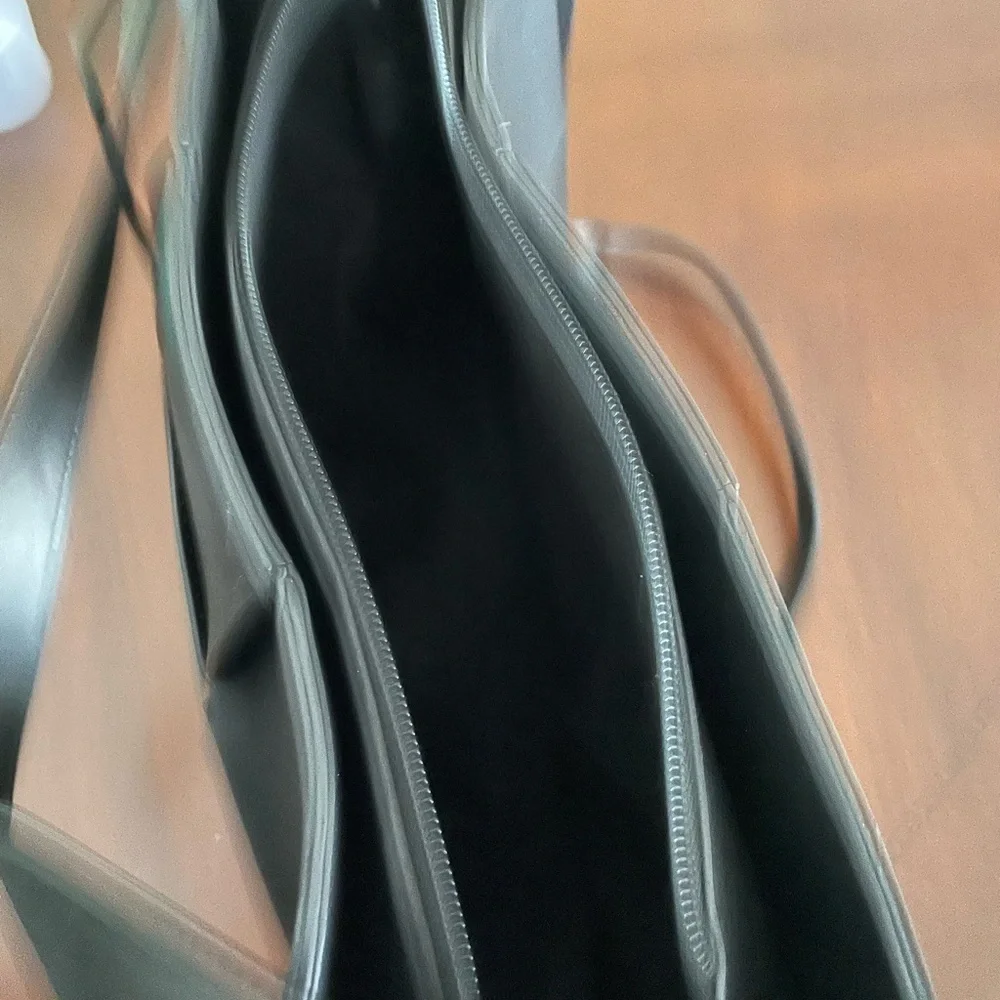Expression NYC women’s black large wowen pattern Foux leather shoulder bag.
